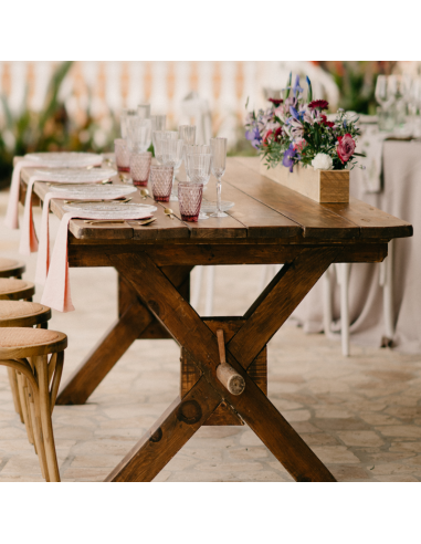 Crosshead wooden table